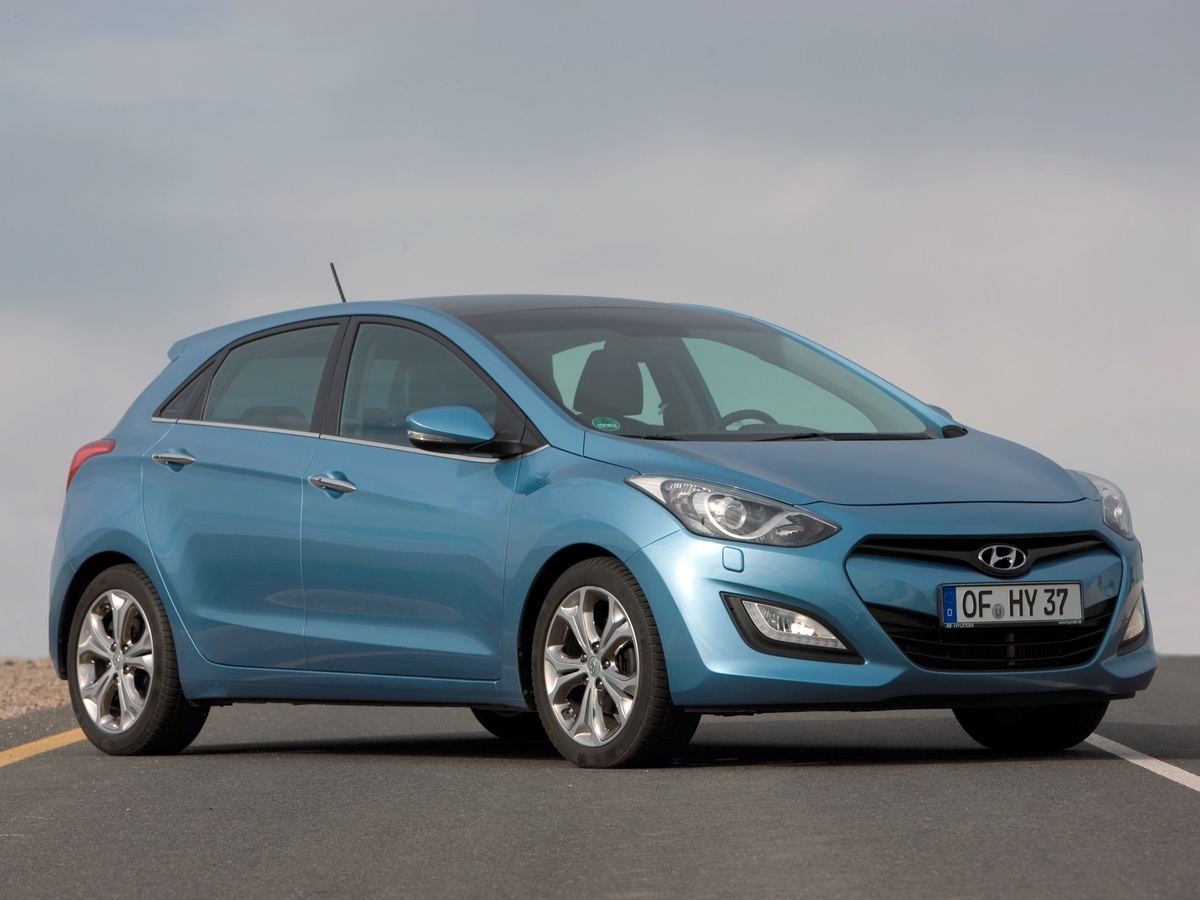 Кто он? Hyundai i30 второго поколения (GD) — это соплатформенник Kia Ceed второй генерации.-2