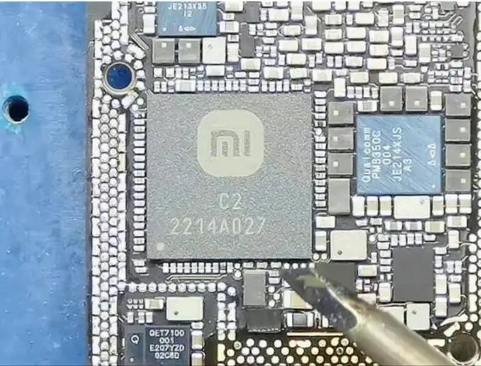Чип Xiaomi 12S Ultra Surge C2