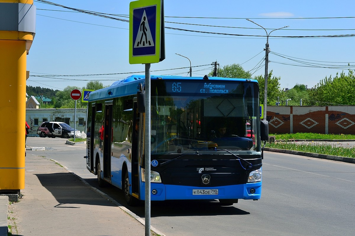 Посёлок Дубровицы, конечная автобусов. ЛиАЗ-4292.60.