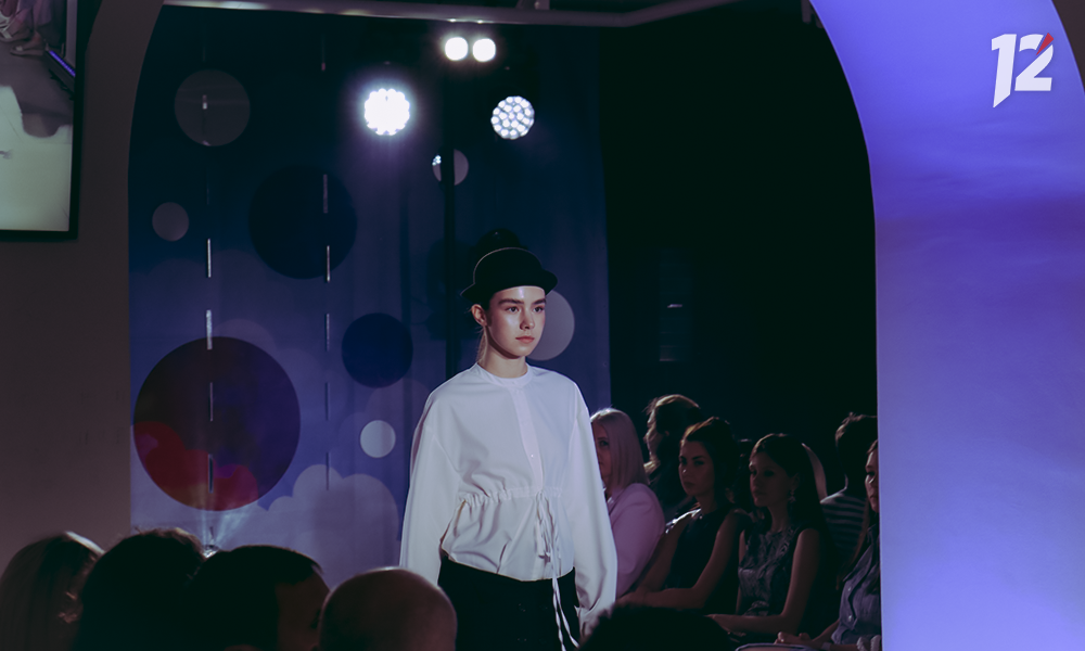 В мероприятии приняли участие около 40 дизайнеров со всей страны. В эти выходные в Омске прошёл IV Арт-проект Omsk Fashion Weekend от Омской Арт-резиденции.-2