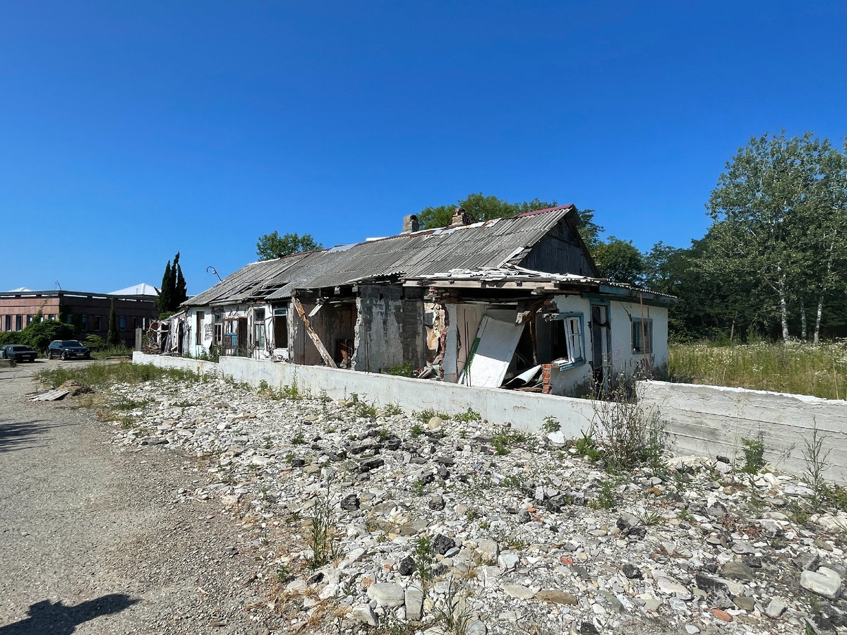 Заброшенные дома у моря в Краснодарском крае. На месте поняла, почему люди  их покинули, хотя это Туапсинский район | Под зонтиком | Дзен