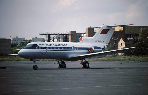 Як-40
