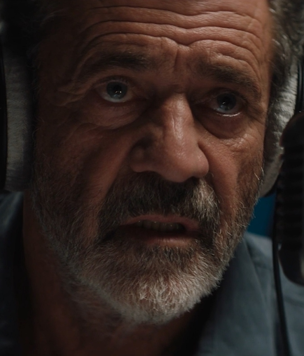 Обзор фильма "В эфире", криминальный триллер, в главной роли Мэл Гибсон