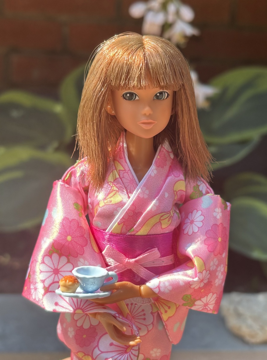 Хорошенькая!