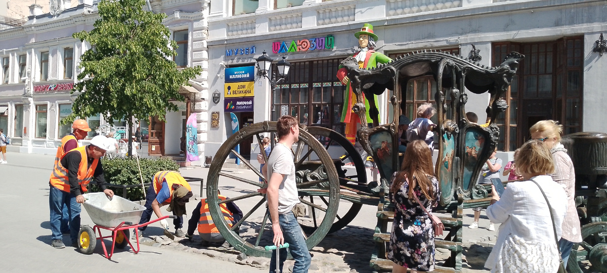 Работали и готовились много