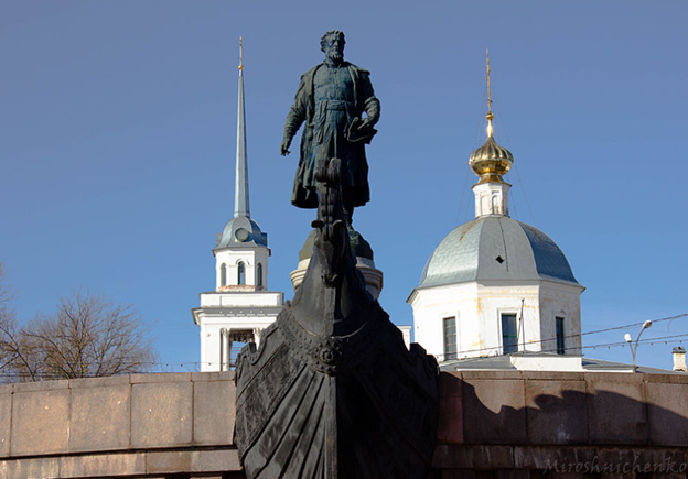 Памятник Афанасию Никитину