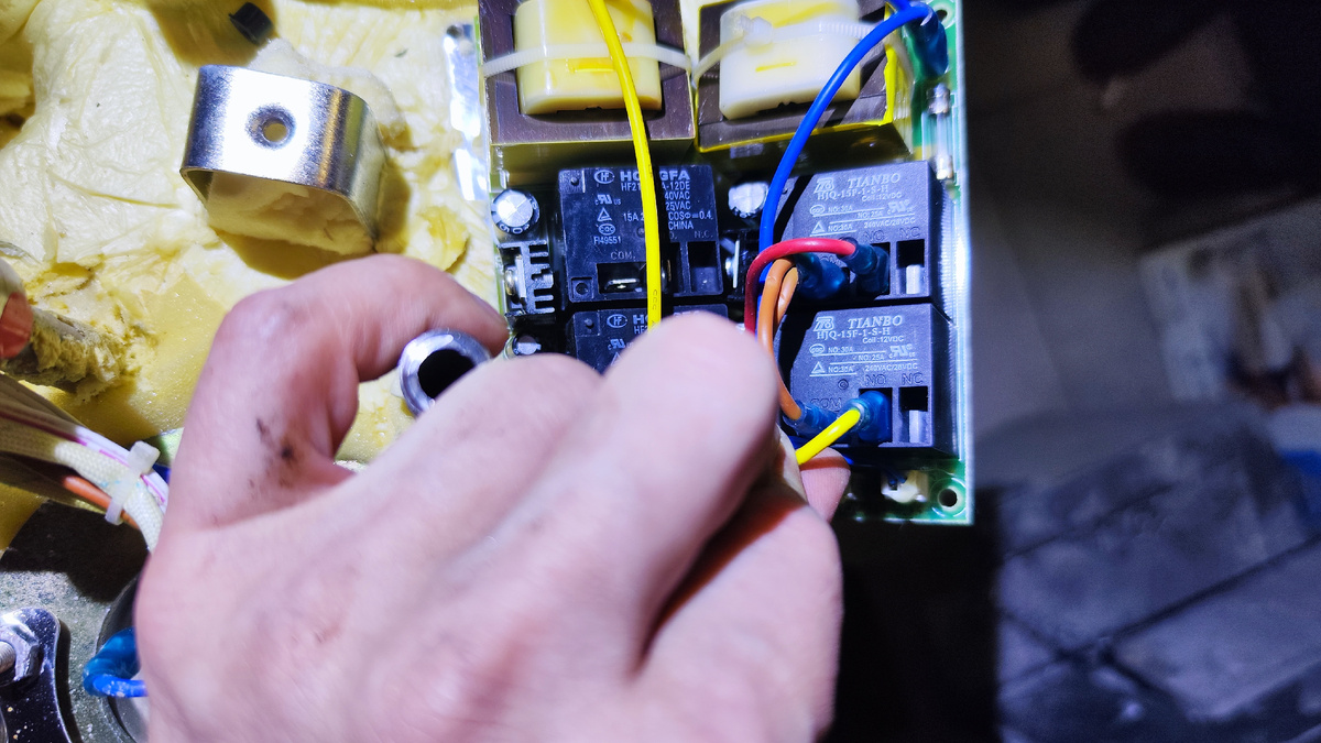 В процессе я постоянно забываю снимать фото и видео, к счастью сделал технические фото 