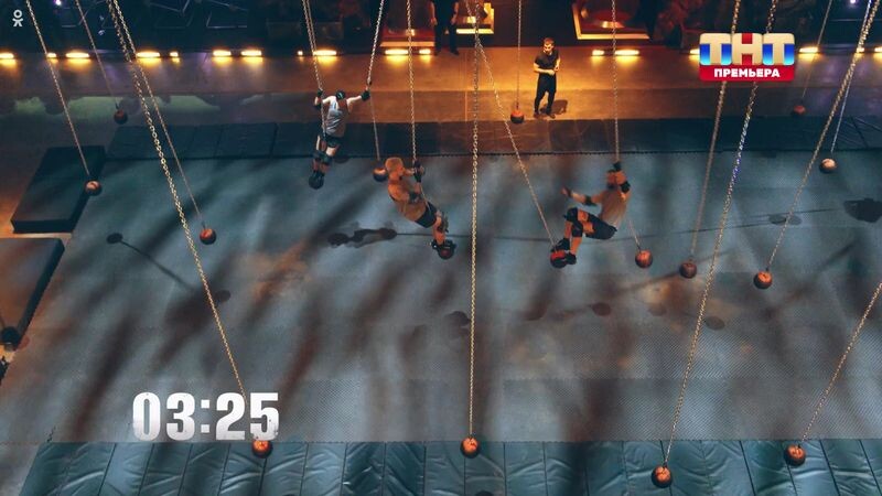    Испытание на шарах. Фото: кадр из шоу «Титаны»