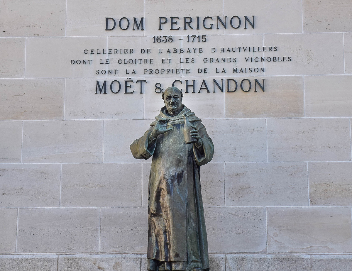 Памятник Dominus Pierre Pérignon