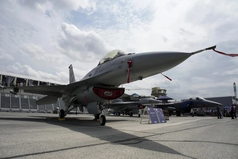    МИД Нидерландов разочаровала реакция посла РФ на поставку Украине F-16 EAST NEWS