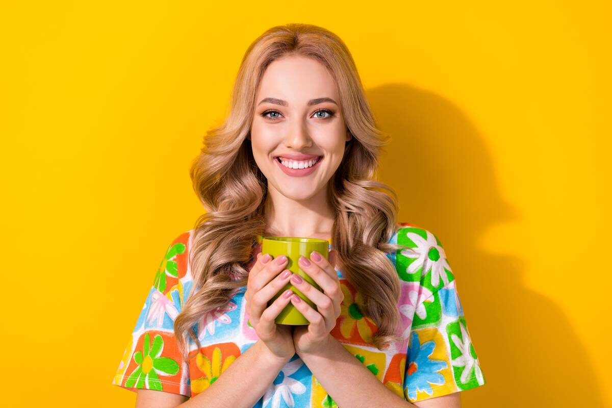    Кружка травяного чая в жару полезнее, чем любая сладкая газировка / Фото: Shutterstock