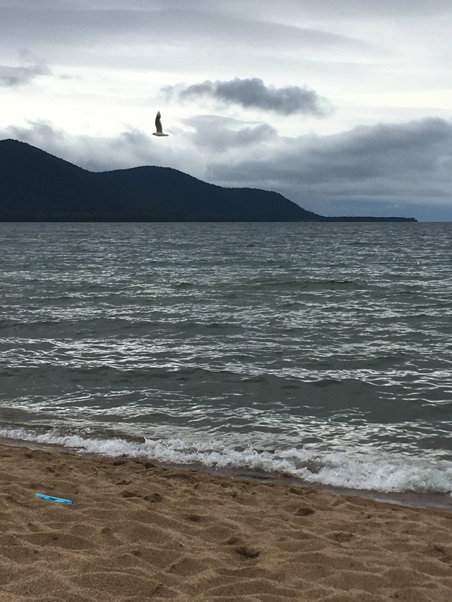 В посёлке Максимиха берег песчаный