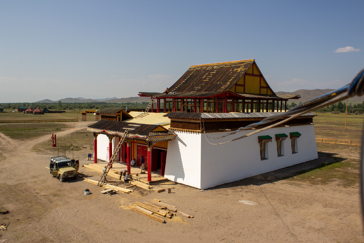 Так выглядела стройка Устуу-Хурээ со столба 20 июля 2012 г.