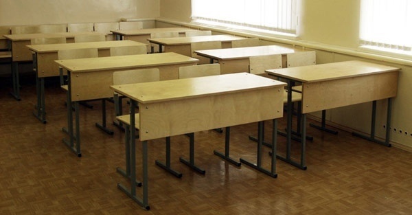 Школьная парта 70-80 годов.