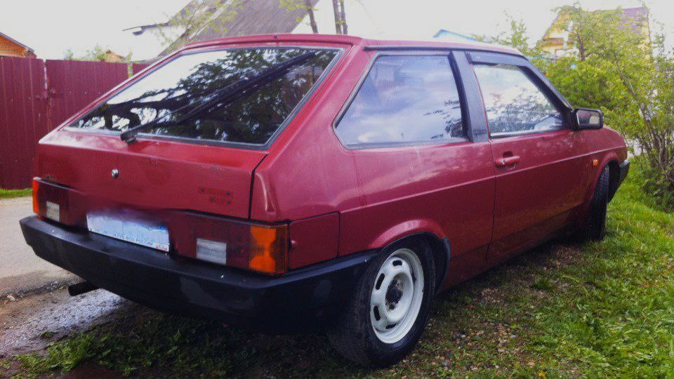 Одна из моих самых любимых семейный историй – про то, как мы с мамой и бабушкой толкали мою первую машину.