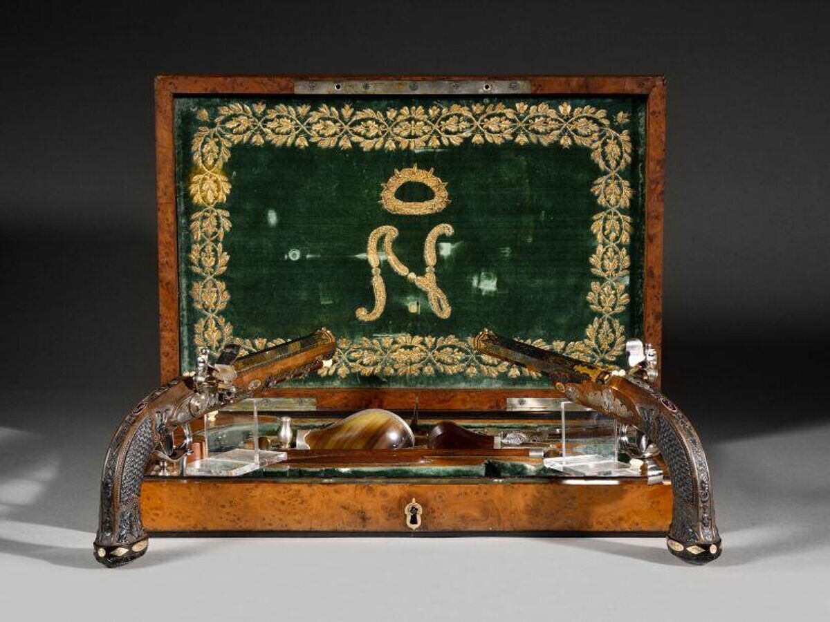    Два пистолета Наполеона Бонапарта, проданные на аукционе во Франции© Фото : Osenat Auction house