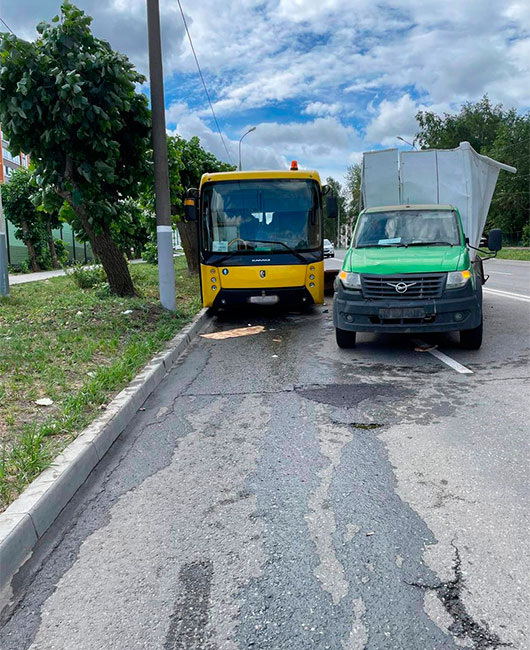  Авария с автобусом в Ижевске. Фото: 1-й отдел УГИБДД по Удмуртии