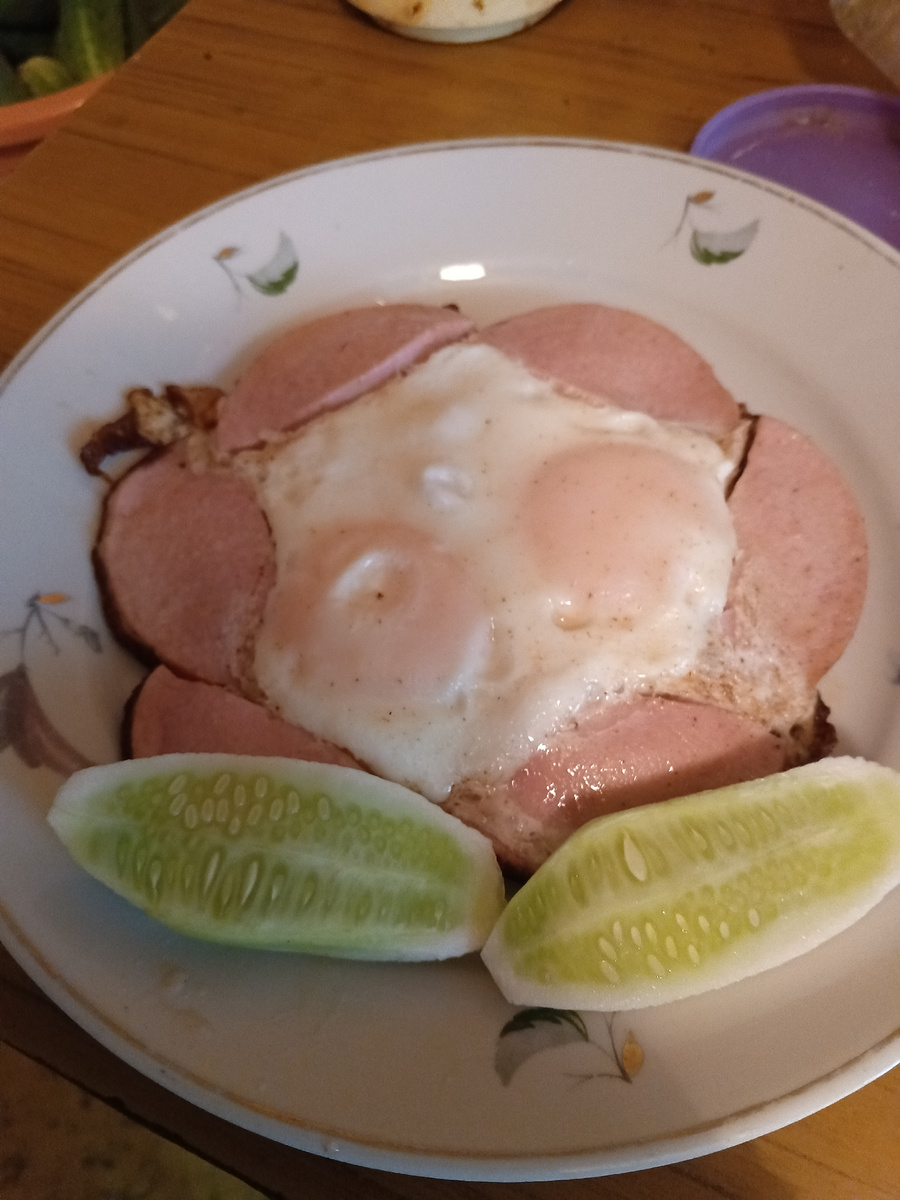 Фото автора и завтрак тоже.