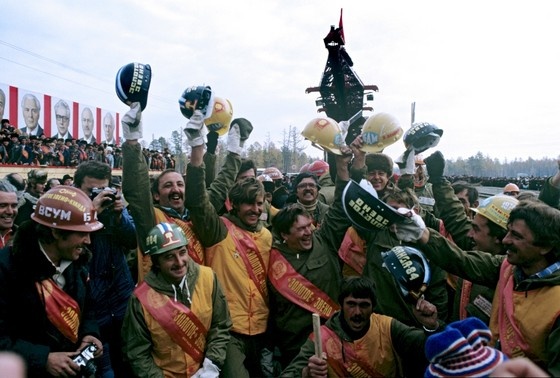    Закончено строительство Байкало-Амурской магистрали на станции Куанда