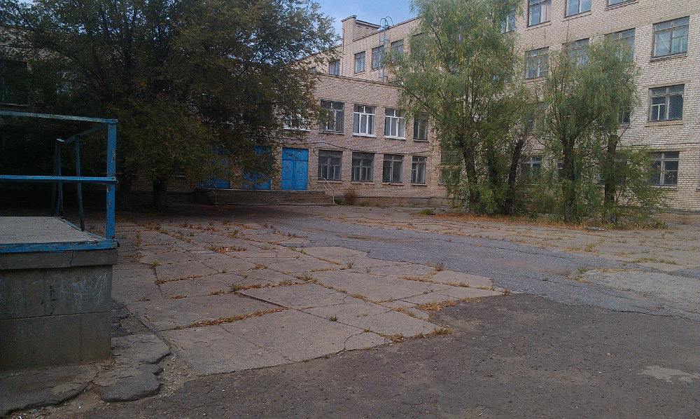 В этой школе №20 Танька и училась.