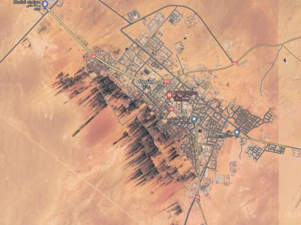 Маленький алжирский городок Zaouiet Reggan на спутниковом снимке. Скрин с моего компьютера.