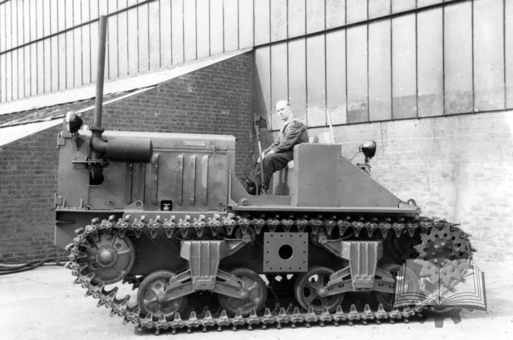 Хорошо видна опора для установки бульдозерного оборудования.