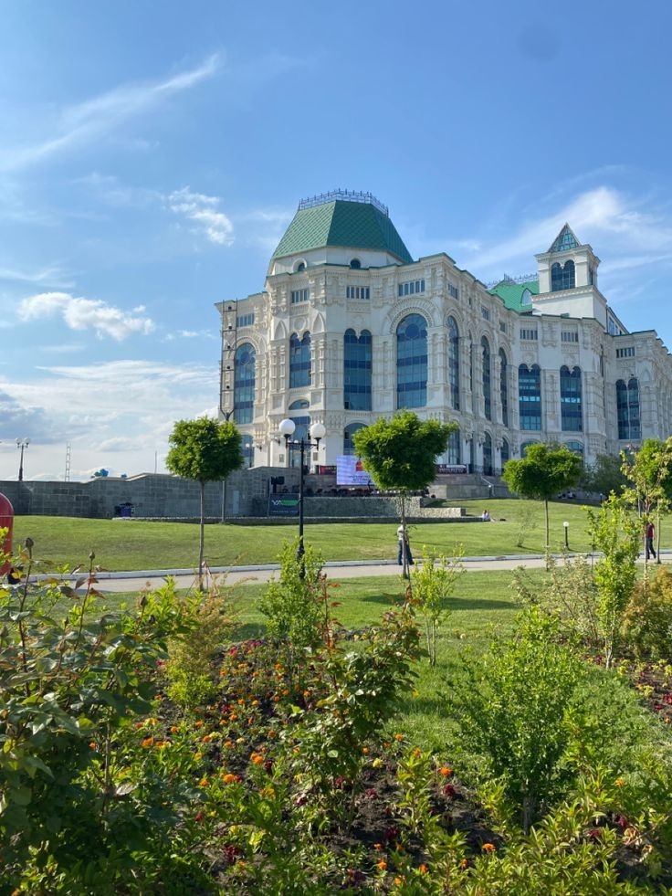 ТЕАТР ОПЕРЫ И БАЛЕТА