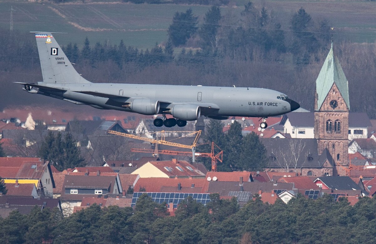    Boeing KC-135T Stratotanker © Boris Roessler/dpa/Global Look Press