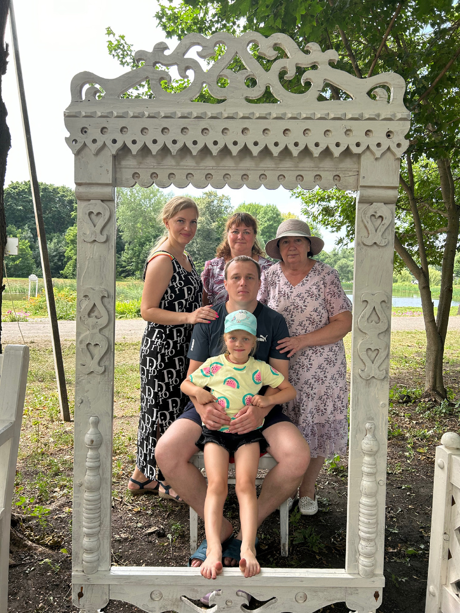 Это наша семья в Старой Ольшанке