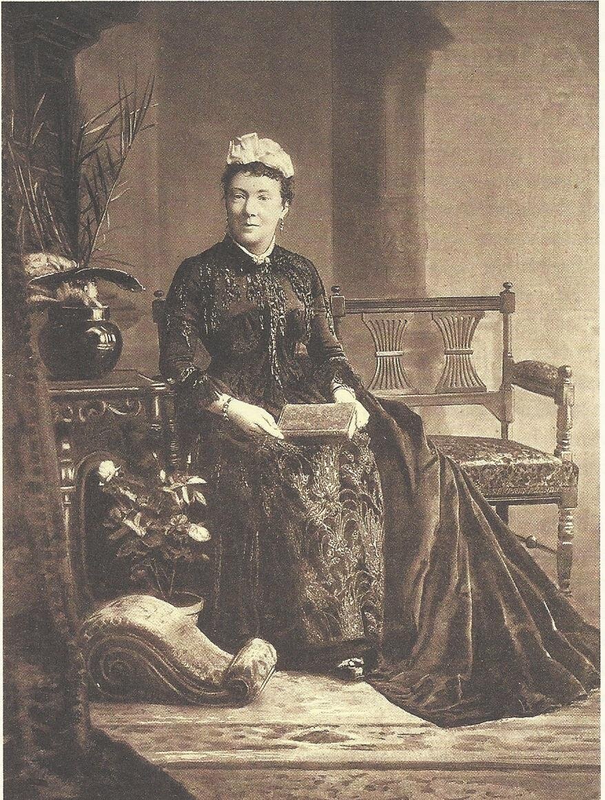 E-Book Mecca https://www.emcmagazine.com/vida-cultura/5-escritoras-del-gnero-terror-que-tens-que-conocer