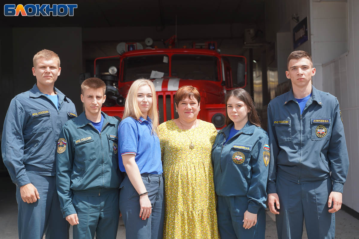 Уникальный отряд из студентов-добровольцев выезжает на пожары в Волгограде  | Блокнот Волгоград | Дзен