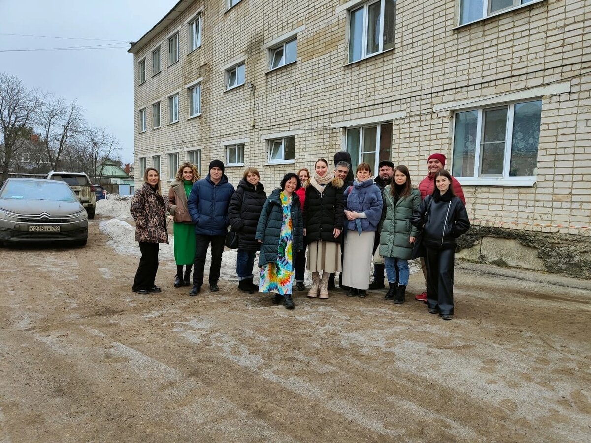 Это январь, 2023. Я после тяжёлой ангины, буквально соскребала себя с кровати.