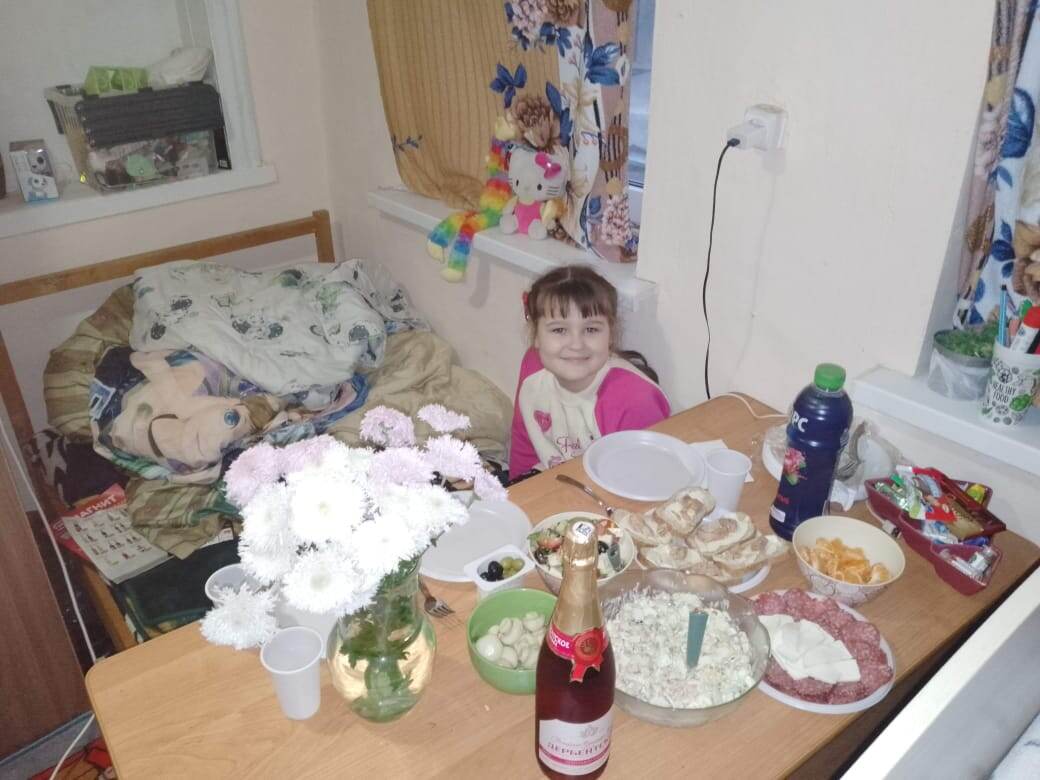 За окном снег -10, внутри более-менее тепло, нагрели до +20 электрич.конвектором