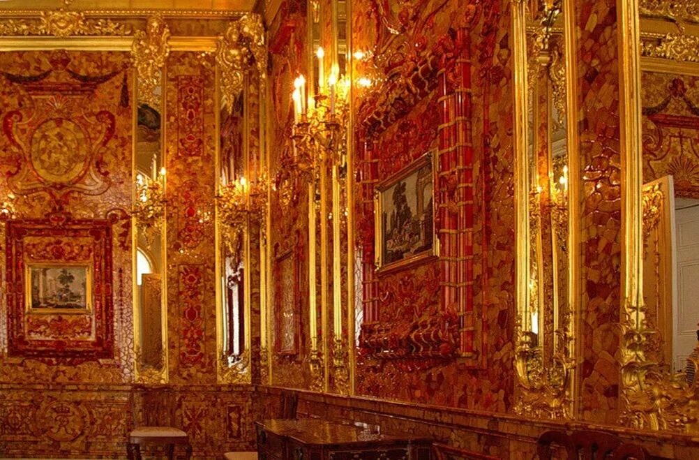 Янтарная комната в екатерининском дворце. Большой екатерининский дворец царское село янтарная комната. Екатерининский дворец в царском селе янтарная комната. Екатерининский дворец в царском селе янтарная комната. Янтарная комната в екатерининском дворце.