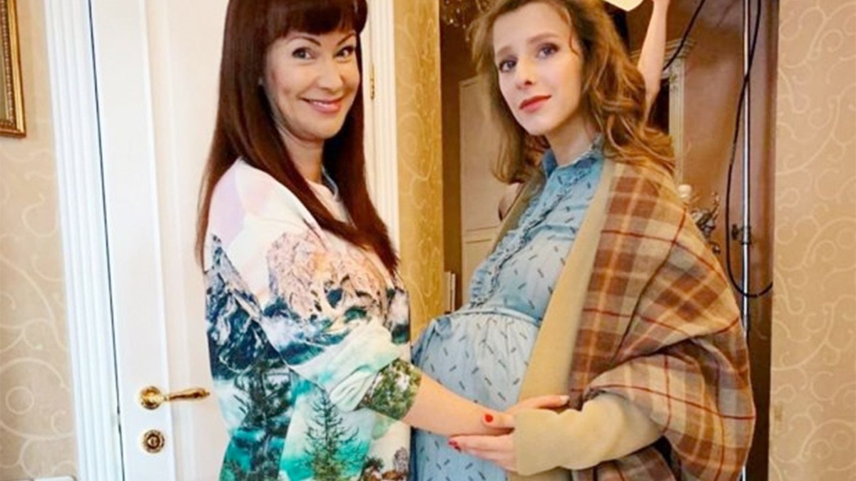 Лиза с Нонной Гришаевой