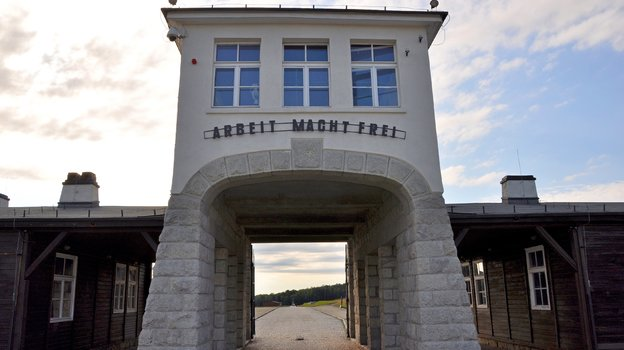 Ворота концлагеря Гросс-Розен. Фото Александр Бобров, «СЭ»