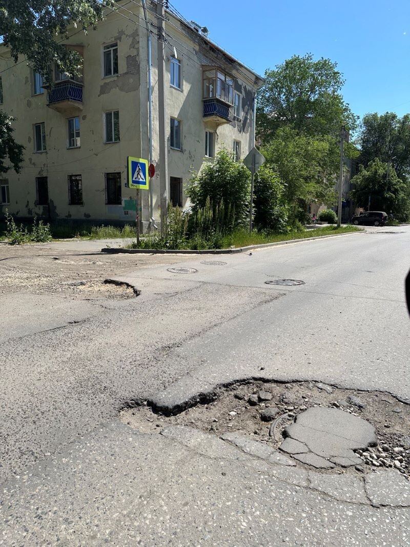 Многострадальную улицу Гоголя вновь перекопают - жителям района стоит  внимательно смотреть на временные дорожные знаки | маленькая Сызрань | Дзен