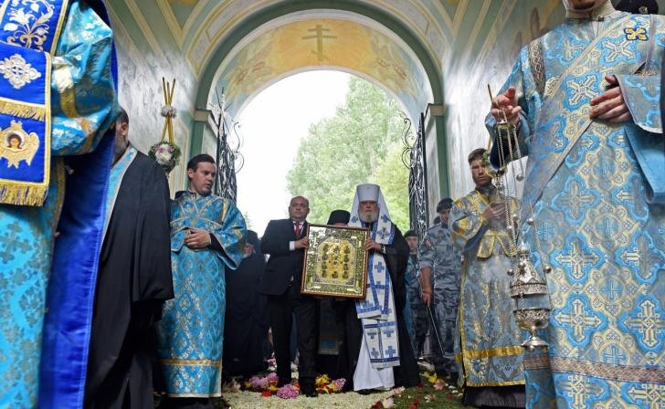    Фотографии правительства Курской области и Кирилла Лунина