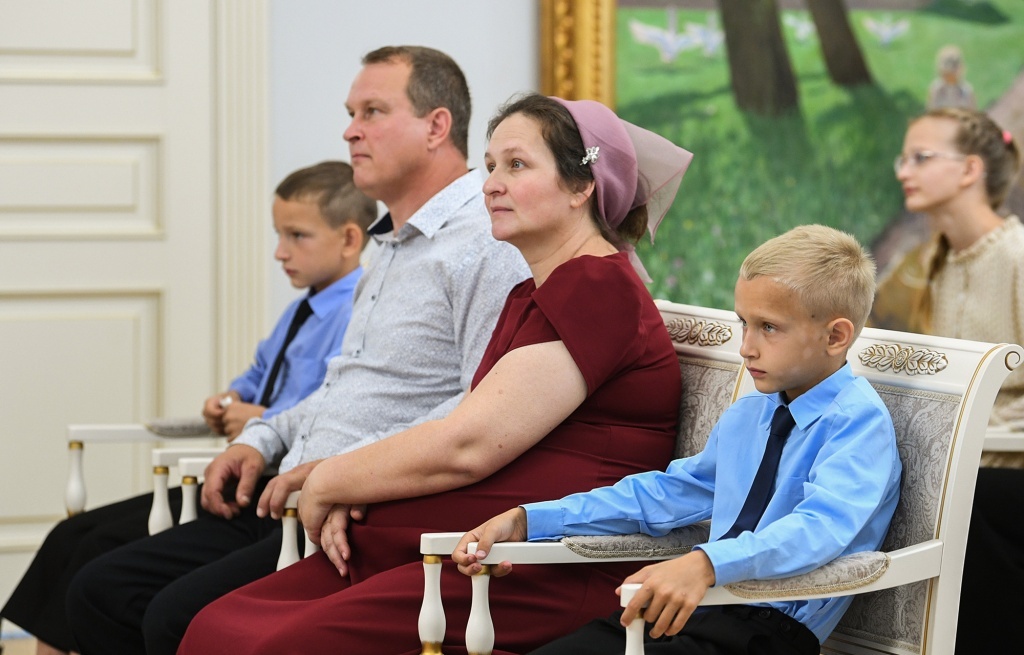 В Твери лучшим семьям Верхневолжья вручили ордена и памятные знаки