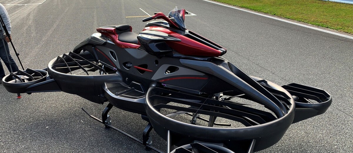 Стартап AERWINS запустил в серийное производство ховер-байк В Японии началось производство ховербайков — «летающих мотоциклов», которые позволяют почувствовать себя персонажем «Звездных войн».