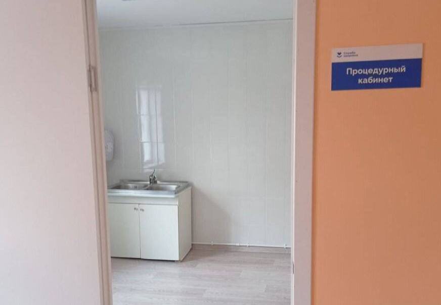    В селе Кузькино Матвеевского района закончен капитальный ремонт ФАПа Андрей Севостьянов