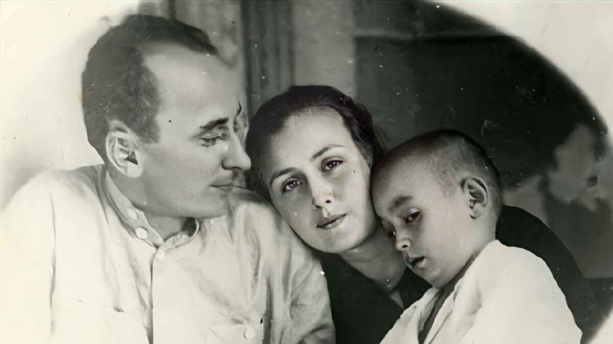 Л.П. Берия с женой Ниной и сыном Сергеем