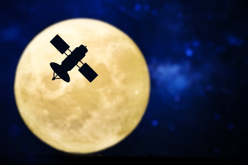 В проекте по доставке человека на Луну в рамках проекта «Артемида» задействовано множество корпораций. Одной из них является SpaceX Илона Маска.