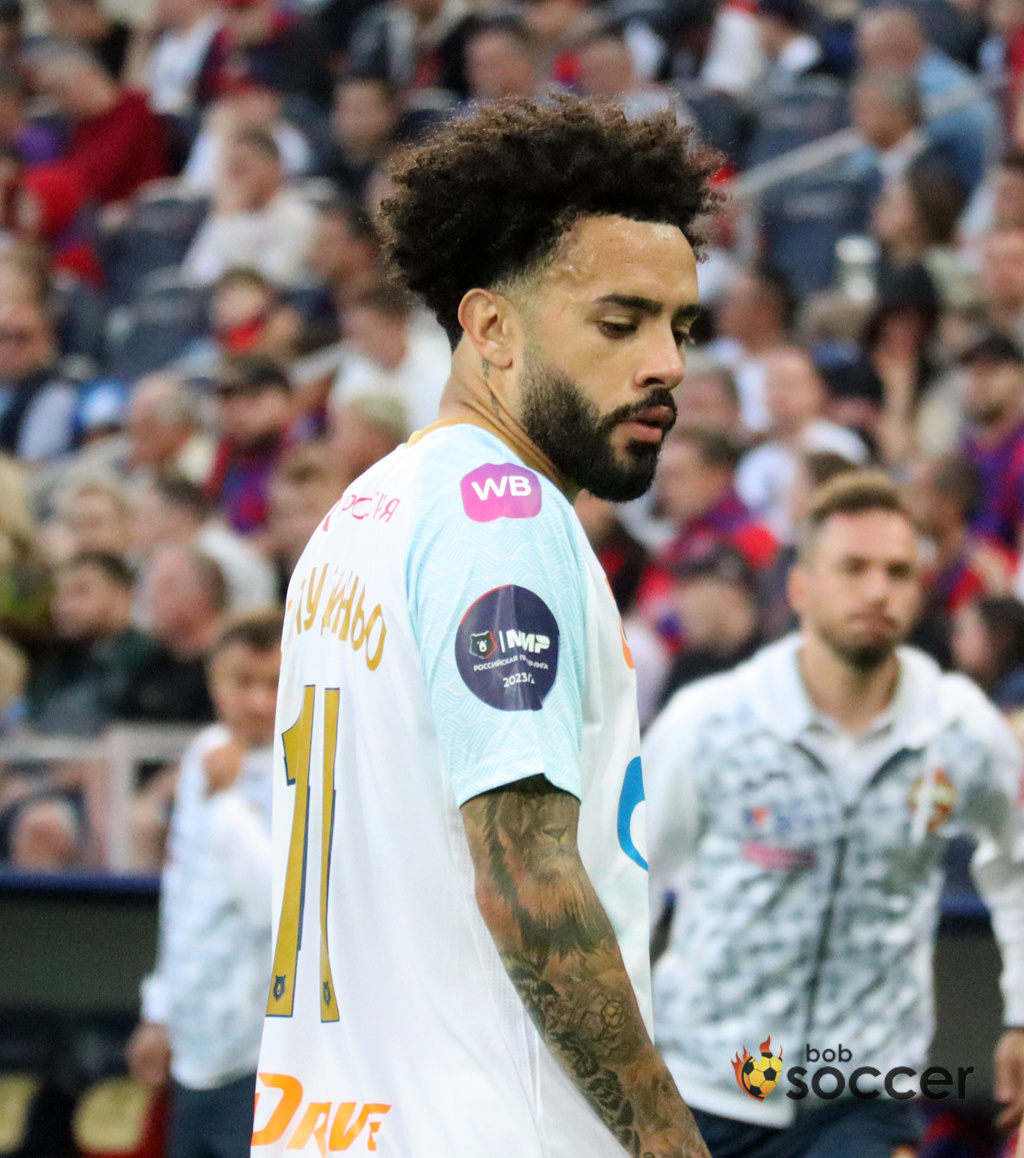    Вице-президент "Фламенго" подтвердил интерес к полузащитнику "Зенита" КлаудиньоРоман