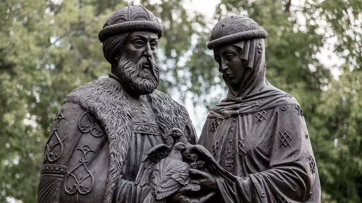 Памятник Петру и Февронии. Фото: соцсети