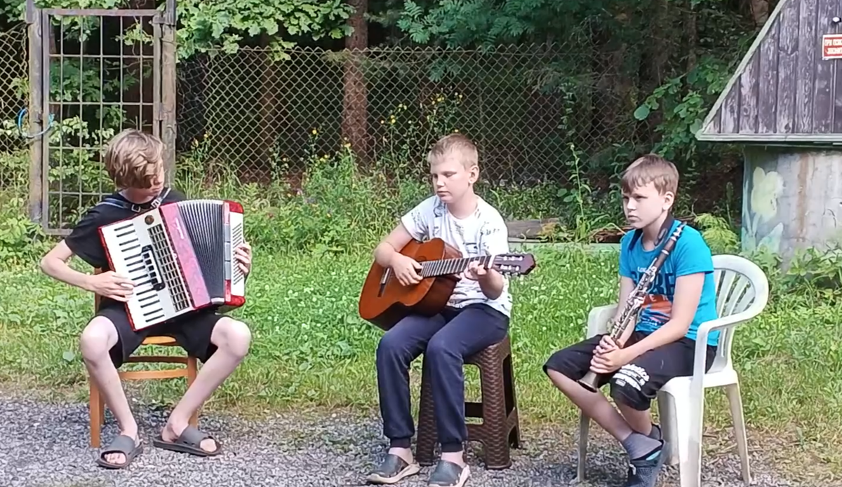 кавер-группа "Три кота". Фото автора канала.