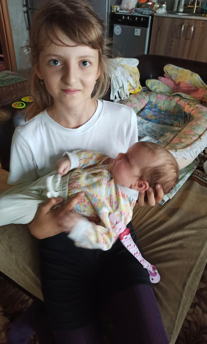 Старшая и на 2022год  младшая дочка 