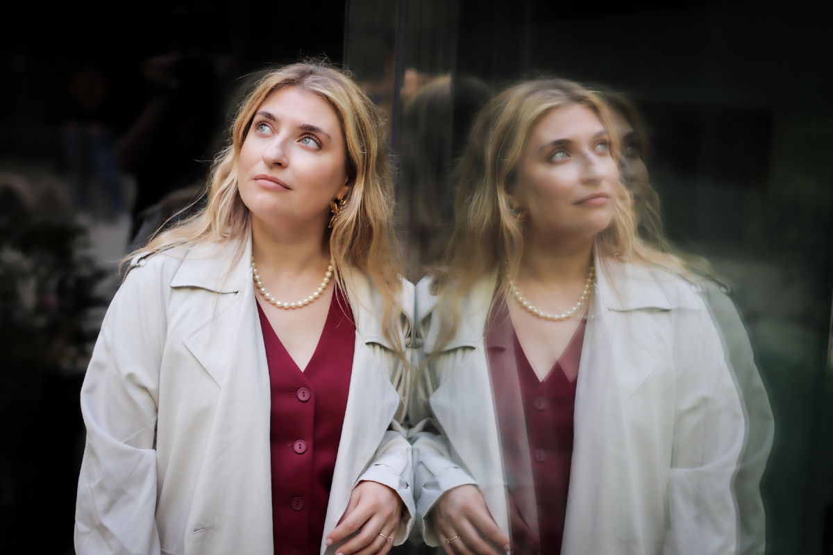 Я и зеркальный дворик. Сфотографировал Станислав Чернышёв