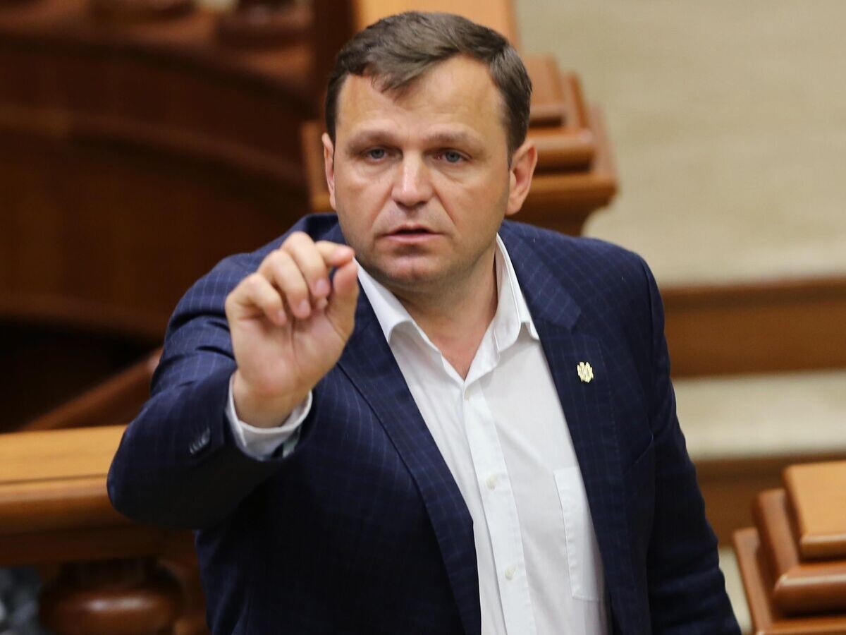    Вице-премьер министр, министр внутренних дел Молдавии Андрей Нэстасе на заседании парламента Молдавии в Кишиневе. 9 июня 2019© Sputnik / Мирослав Ротарь