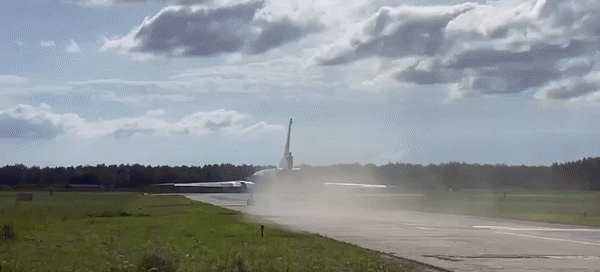 УКРАИНСКИЕ СПЕЦСЛУЖБЫ ПРИ ПОДДЕРЖКЕ НАТО ПОПЫТАЛИСЬ ПРОВЕСТИ ОПЕРАЦИЮ ПО УГОНУ РУССКОГО САМОЛЁТА-НОСИТЕЛЯ ЯДЕРНОГО ОРУЖИЯ ТУ-22М3. ВИДЕО: ТГ-КАНАЛ "СРОЧНО. СЕЙЧАС"